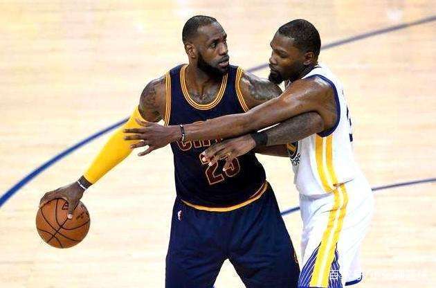 篮球篮网球队内部训练赛完成（篮网队内部训练赛圆满结束）