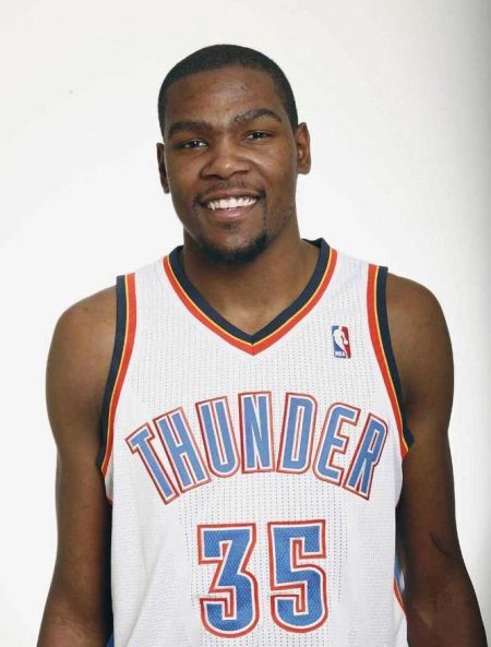 米体：卡利亚里门将卡普里莱受到了多家豪门俱乐部青睐（米体：多家豪门追逐卡利亚里门将卡普里莱）