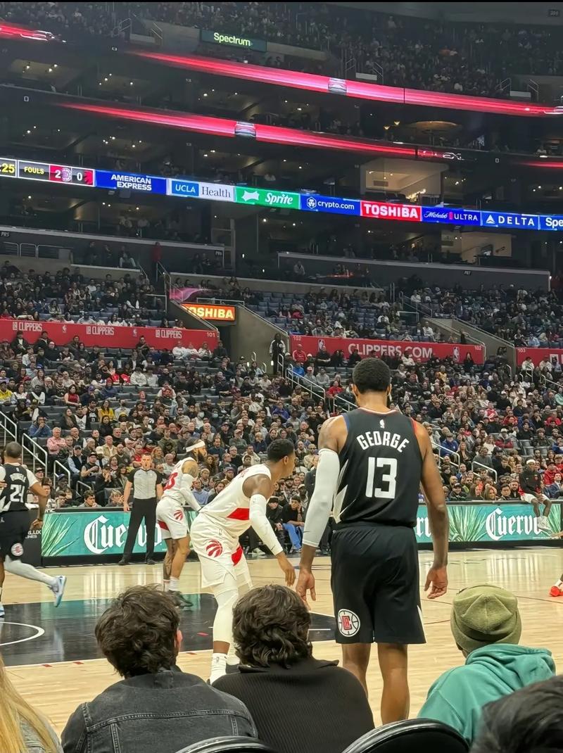 美记：雄鹿坚称不会交易字母哥，但联盟其他球队置之不理（美媒：雄鹿重申不会交易字母哥，联盟诸队并不买账）