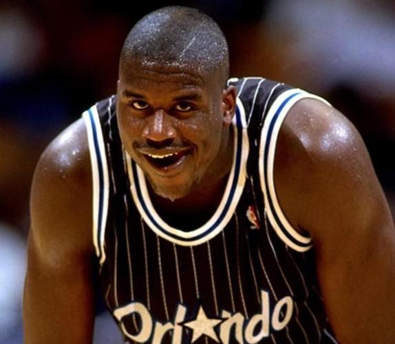 尼克斯骑士生死时刻：唐斯两罚一中 米切尔后场三分不中未能绝杀（尼克斯与骑士关键时刻：唐斯两罚仅中一，米切尔后场超远三分偏出无缘绝杀）