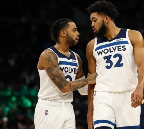 荷媒：阿贾克斯引进长期未踢球的富安健洋，首席球探愤而辞职（荷媒：阿贾克斯签下久疏战阵的富安健洋，首席球探怒而请辞）