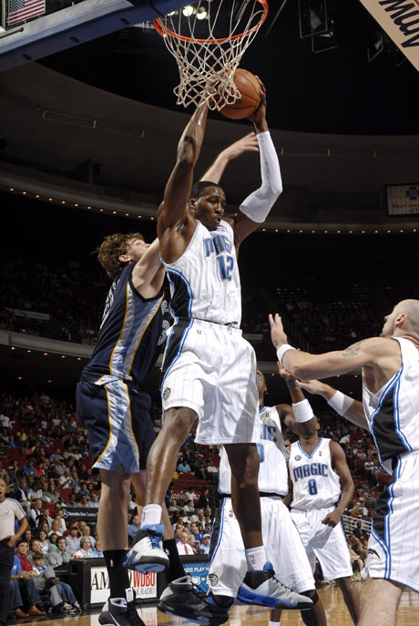 意甲第13轮纪律报告：阿莱格里对裁判出言不逊染红被停赛一场（意甲第13轮纪律通报：阿莱格里辱骂裁判领红，被禁赛一场）