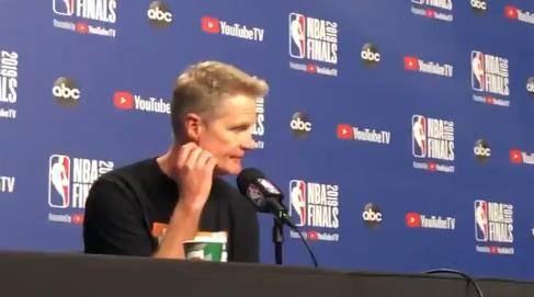 乔纳森-戴维：儒尼尼奥是史上最佳任意球手，他总能将球打进（乔纳森-戴维：儒尼尼奥堪称历史第一任意球手，几乎每次都能破门）