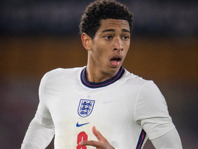 记者：中英青训交流会上对15天7赛进行了反思，会给球员带来风险（记者称中英青训交流会反思15天7赛：高密度赛程或增加球员风险）