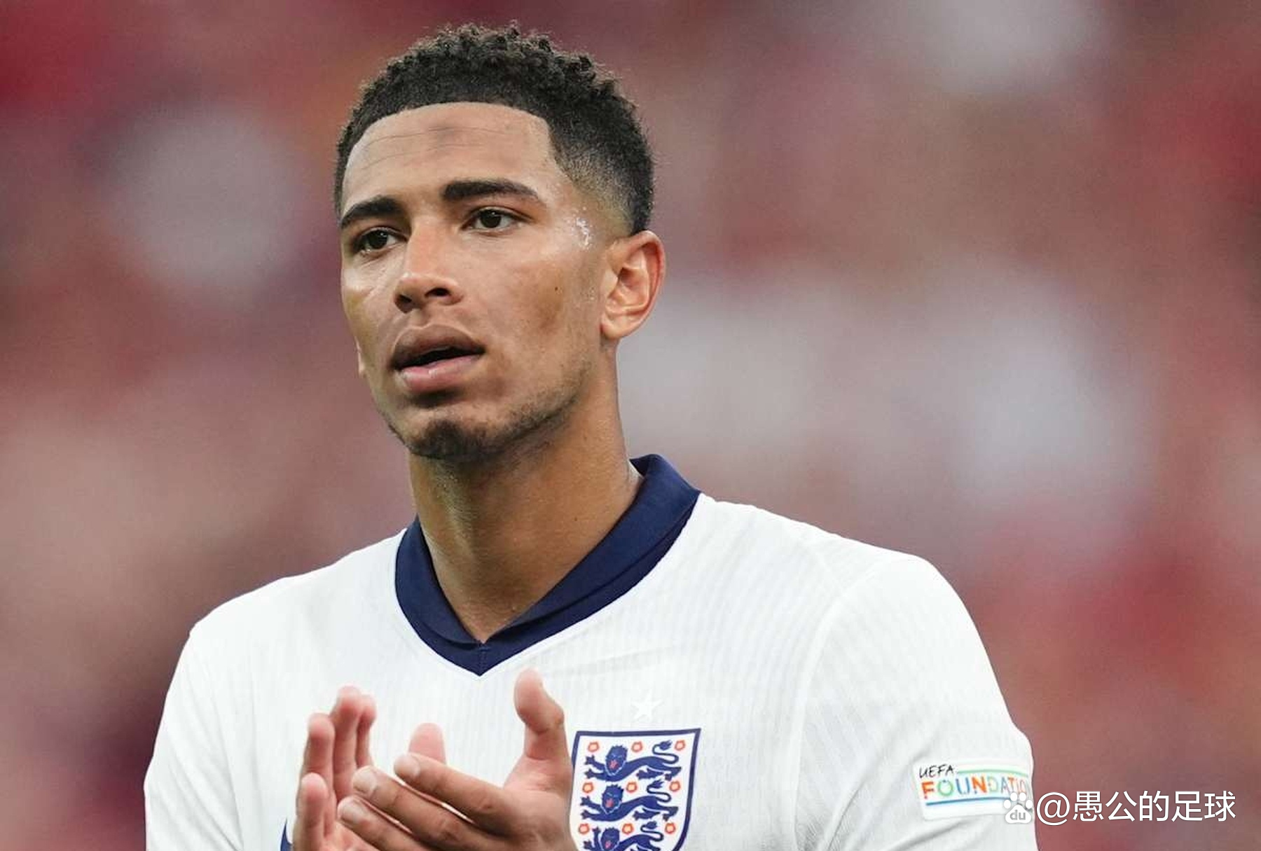 特林康：C罗在葡萄牙队首发完全合理，他能吸引防守注意力（特林康：C罗首发合情合理，他的存在能牵制防线注意力）