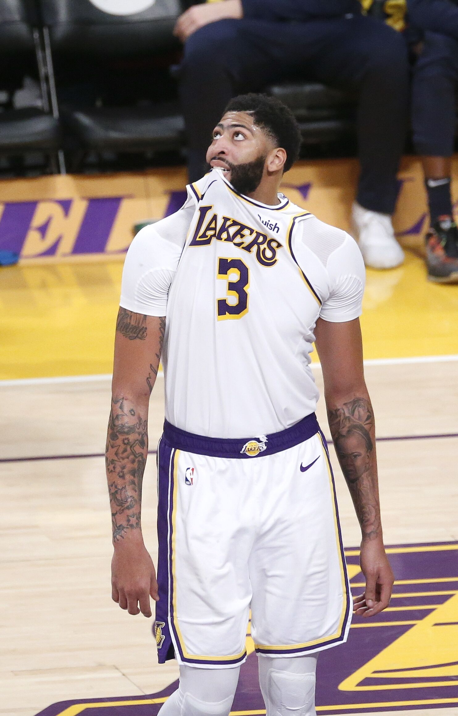 国足选帅时间线：9月5日公开选聘，今日邵佳一出任新帅（国足选帅进程回顾：9月5日启动公开选聘，邵佳一今日正式上任）