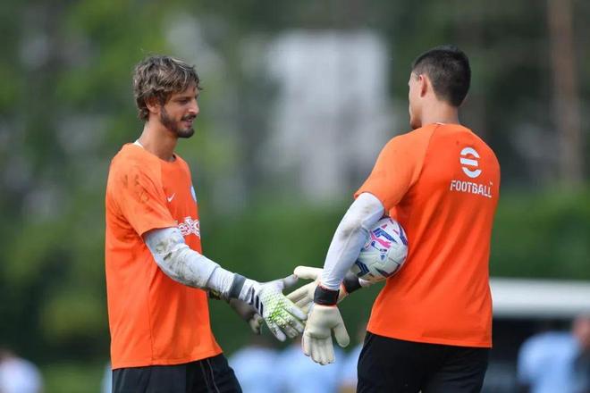 凯塞多与赖斯英超数据对比：前者更偏对抗，后者长于创造机会（英超数据对比：凯塞多重对抗，赖斯强在机会创造）