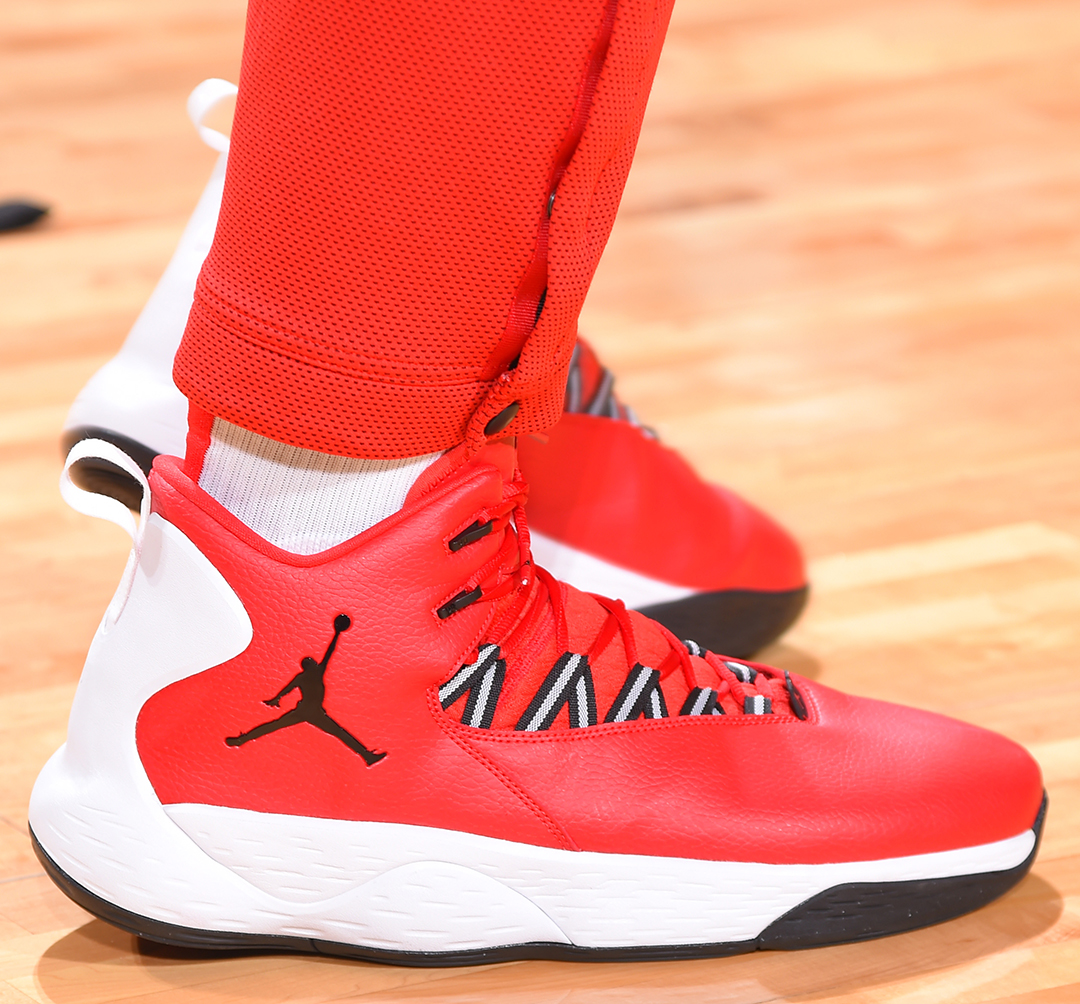 迪亚洛单节5中1得2分，山西男篮全队合砍12分（迪亚洛一节5投1中仅取2分，山西男篮单节仅得12分）